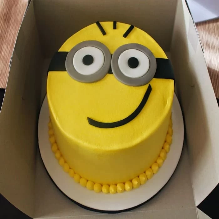 Minion cupcakes - The Great British Bake Off | The Great British Bake Off