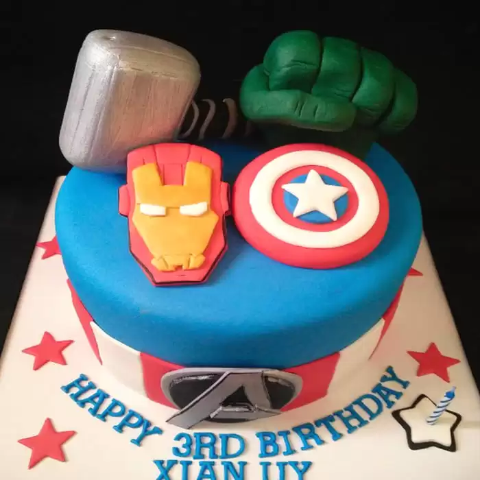 The box shot Marvel Superhero Cake | Instagram