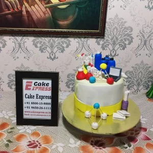 Order Studious Cake Online in Noida, Delhi NCR | Kingdom of Cakes