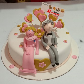 Beautiful Couple Anniversary Cake