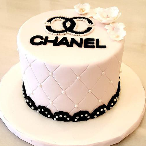 Chanel cake /customcake/knock knock cake/money pullimg cake, Food & Drinks,  Homemade Bakes on Carousell