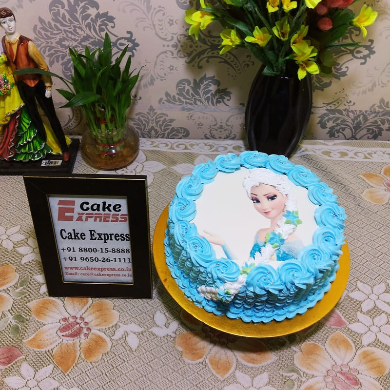 Frozen Birthday Cake Ideas for Fans of Disney's Frozen