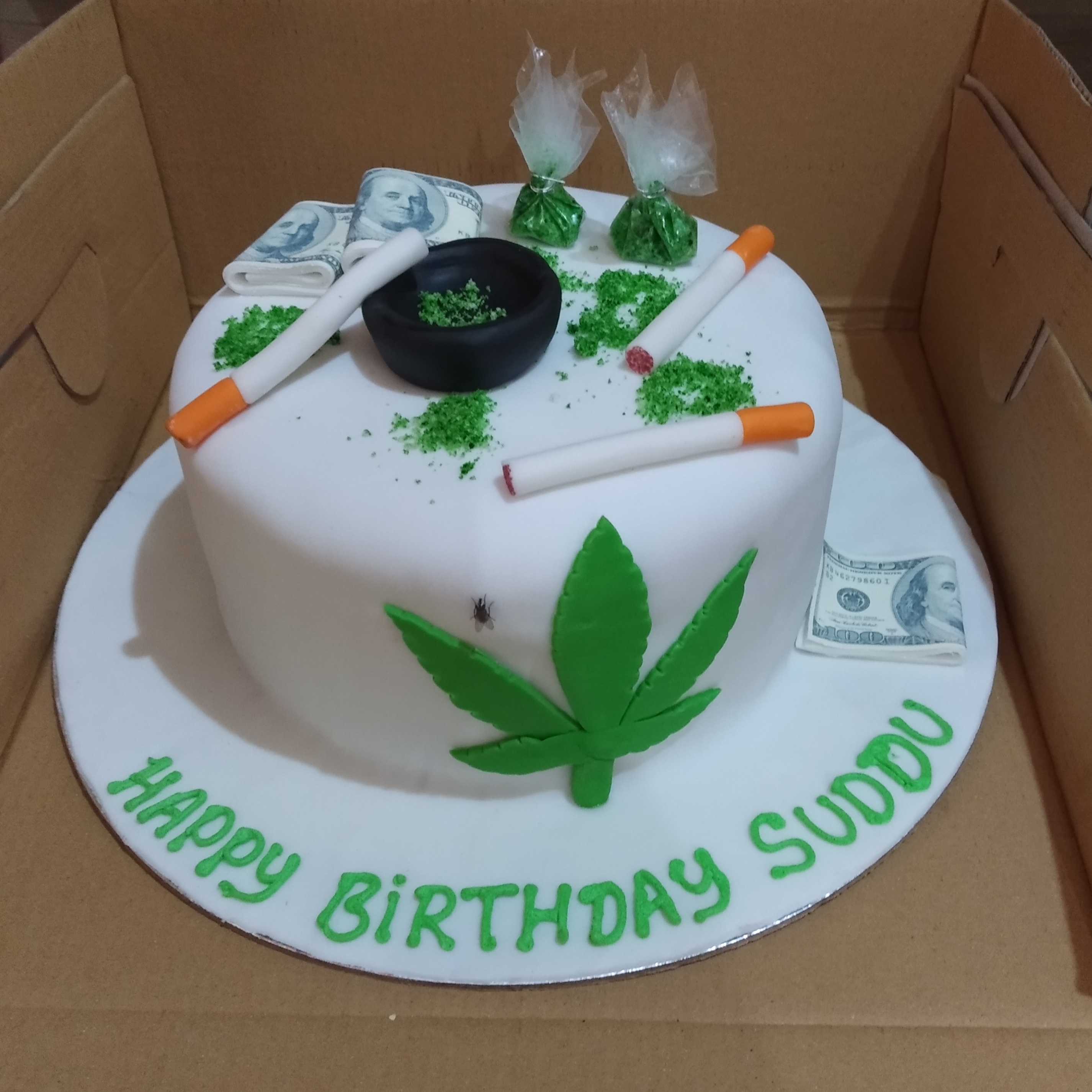 13 X Weed Cannabis/Joint/spliff Edible handmade fondant Cake/cupcake  toppers. | eBay