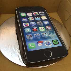 iPhone Cake - Cakey Goodness